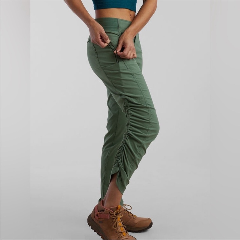 Title Nine clamber cinch hiking pants-women’s blue size 6
